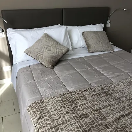 Hotel Inn מלון