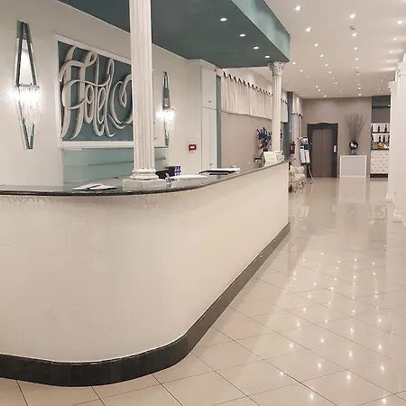 מלון Hotel Inn 4*