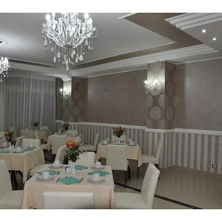 Hotel Inn מלון