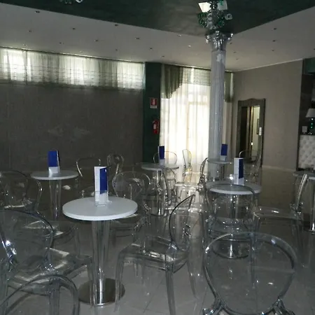 Hotel Inn מלון