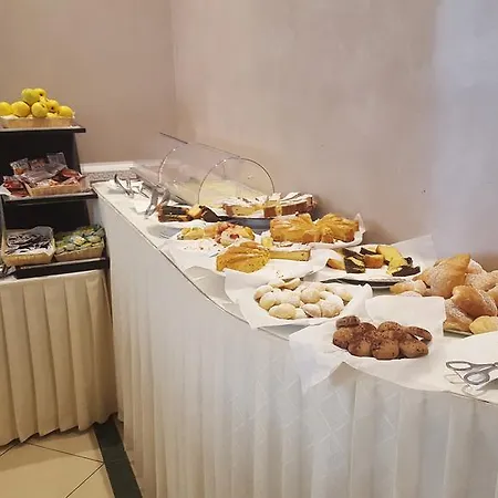 Hotel Inn מלון
