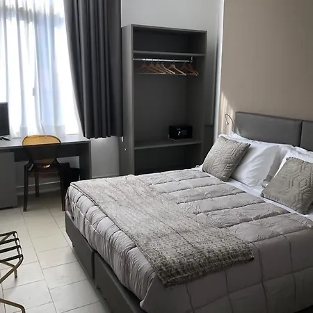 מלון Hotel Inn 4*