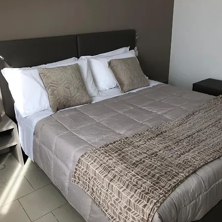 מלון Hotel Inn